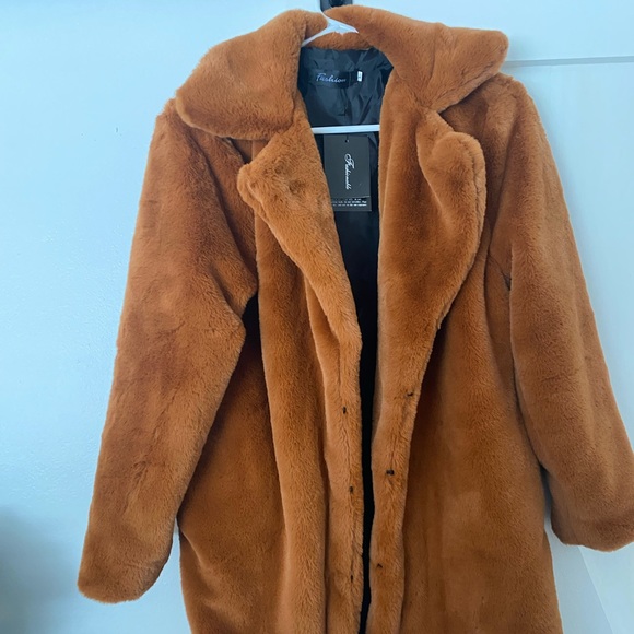 Teddy Bear Faux fur coat. Brown, new with tags. - Picture 2 of 6